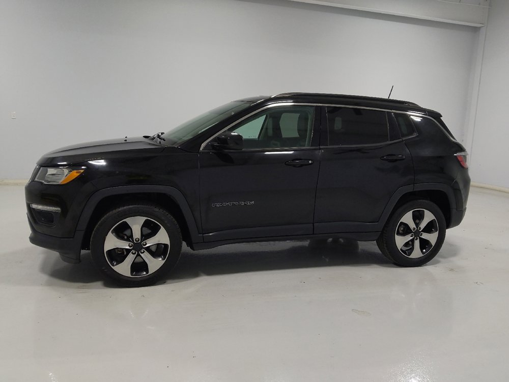 Used 2018 Jeep Compass Latitude w/ Popular Equipment Group AWD/4WD image 2