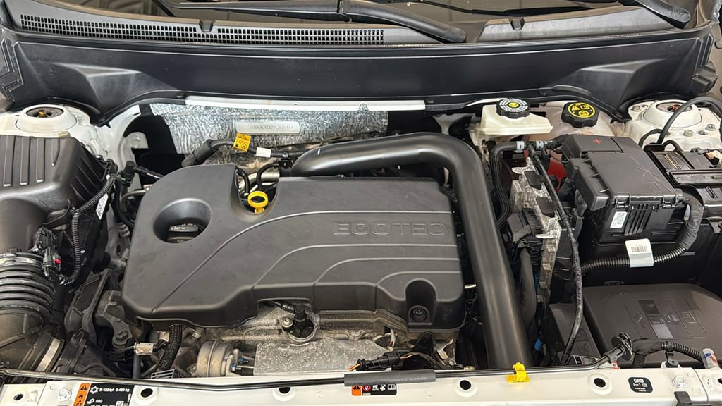 Used 2023 GMC Terrain SLE w/ Driver Convenience Package image 11