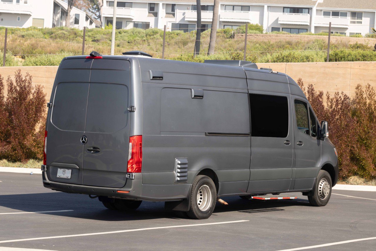 Used 2021 Mercedes-Benz Sprinter 4500 w/ Parking Package image 17