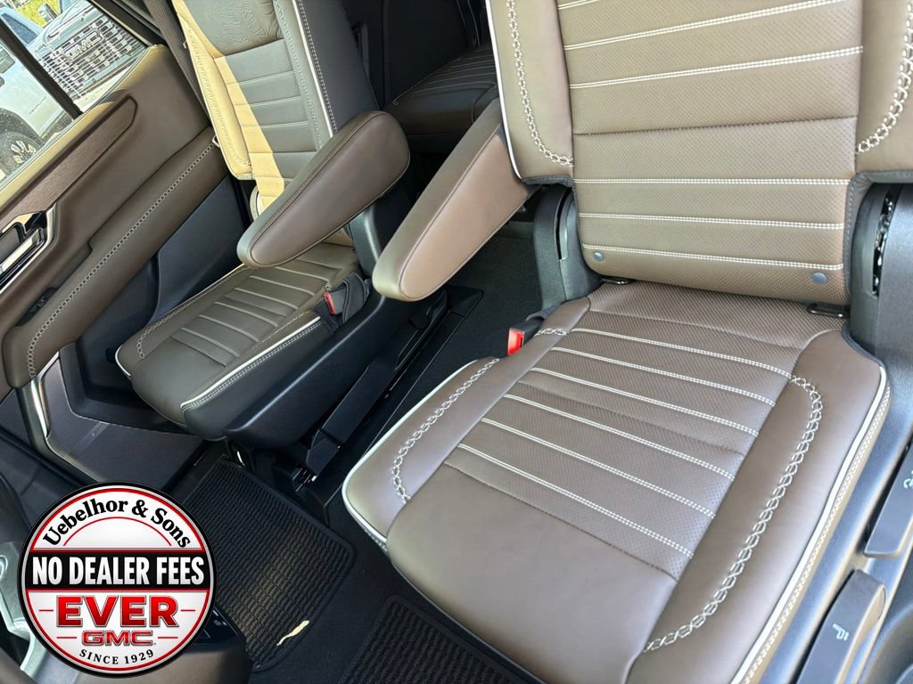 New 2026 GMC Yukon Denali Ultimate AWD/4WD image 23
