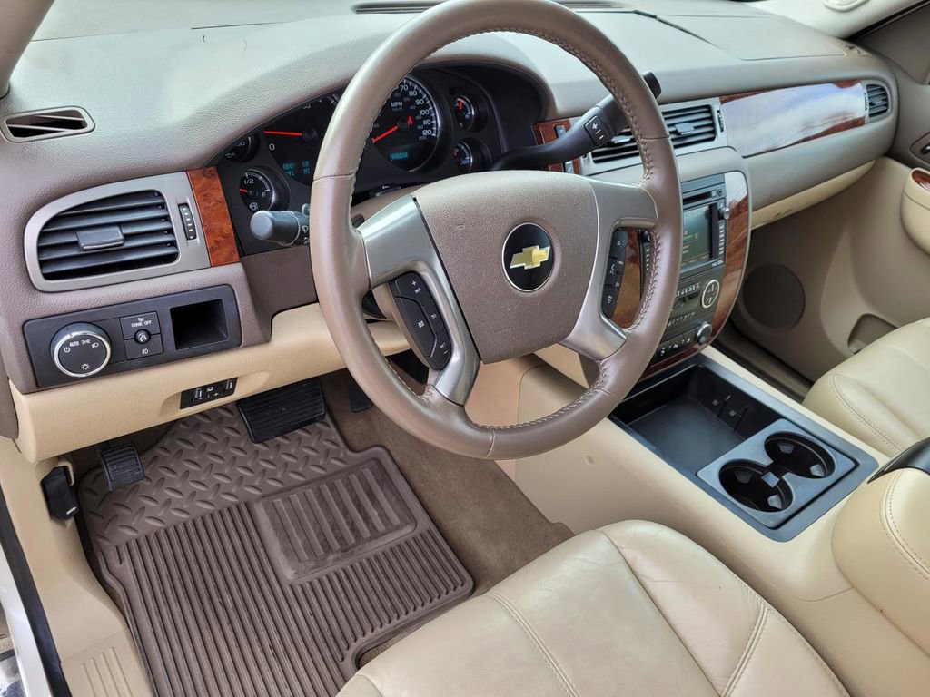 Used 2011 Chevrolet Silverado 1500 LTZ w/ LTZ White Diamond Edition image 24