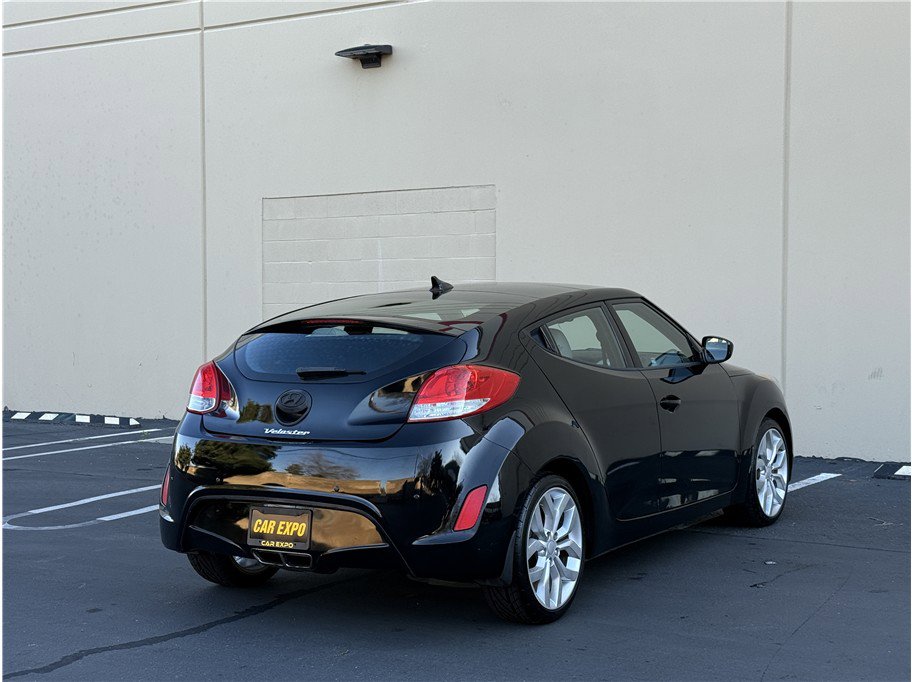 Used 2013 Hyundai Veloster w/ Style Pkg FWD image 4