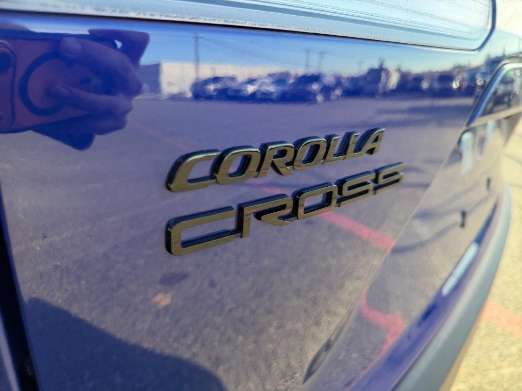 Used 2024 Toyota Corolla Cross LE w/ Moonroof Package AWD/4WD image 35