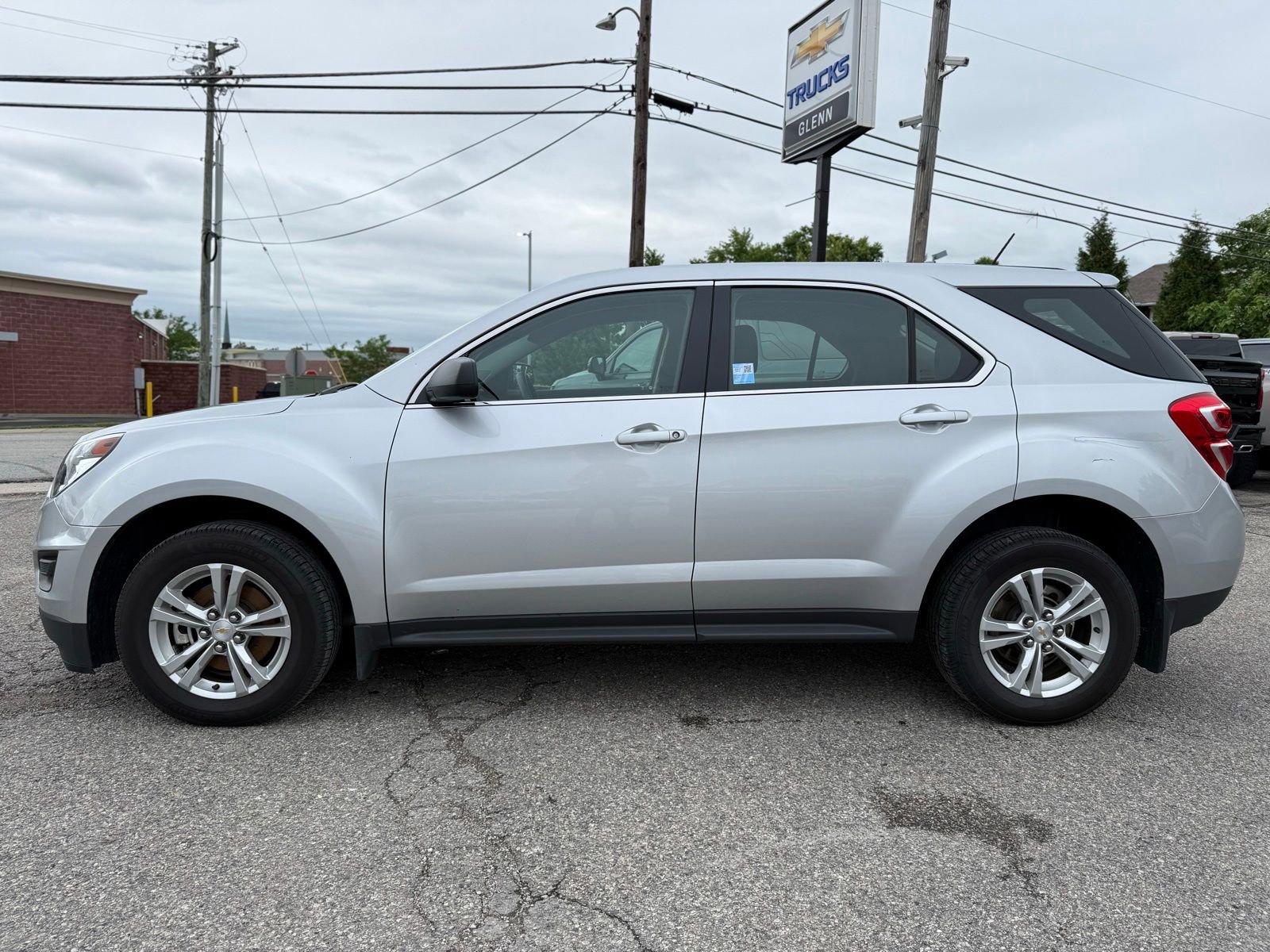Used 2017 Chevrolet Equinox LS FWD image 4