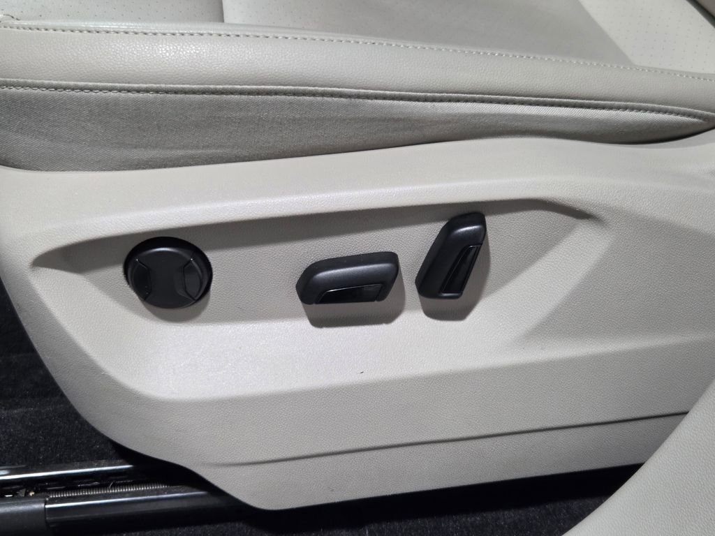 Used 2018 Volkswagen Atlas SE image 24