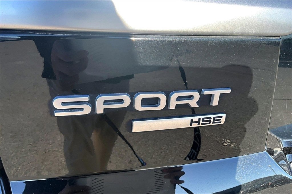 Used 2018 Land Rover Range Rover Sport HSE image 32