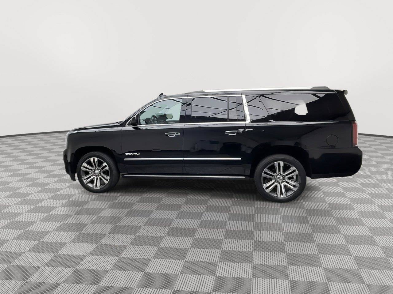 Used 2018 GMC Yukon XL Denali w/ Denali Ultimate Package AWD/4WD image 42