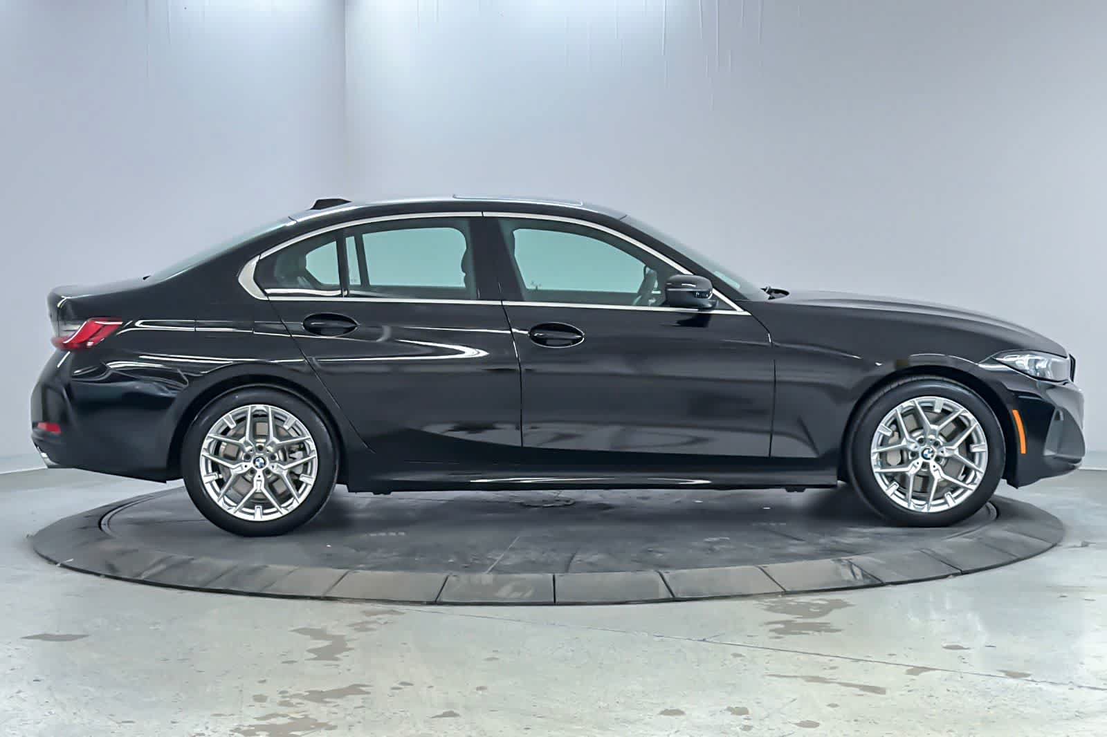 Used 2026 BMW 330i Sedan w/ Convenience Package RWD image 8