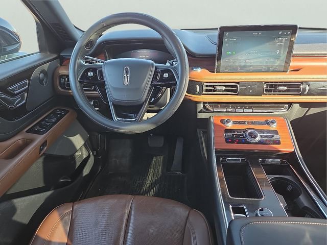 Used 2023 Lincoln Aviator Reserve w/ Equipment Group 201A image 9