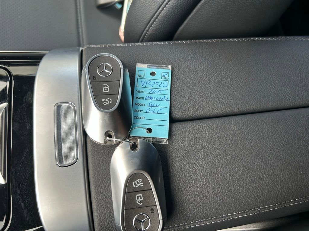 Used 2025 Mercedes-Benz GLC 300 4MATIC image 45