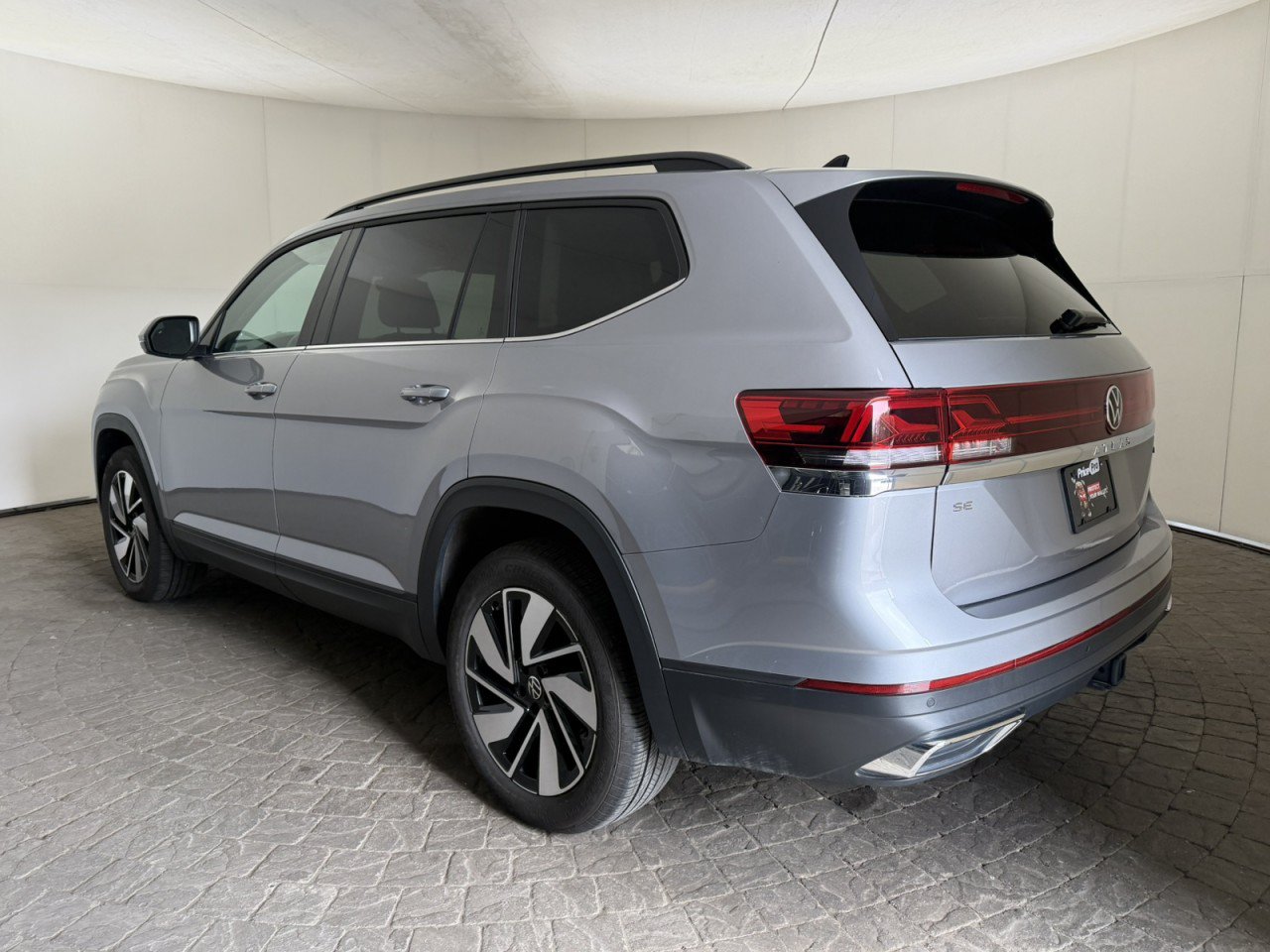 Used 2025 Volkswagen Atlas SE AWD/4WD image 5