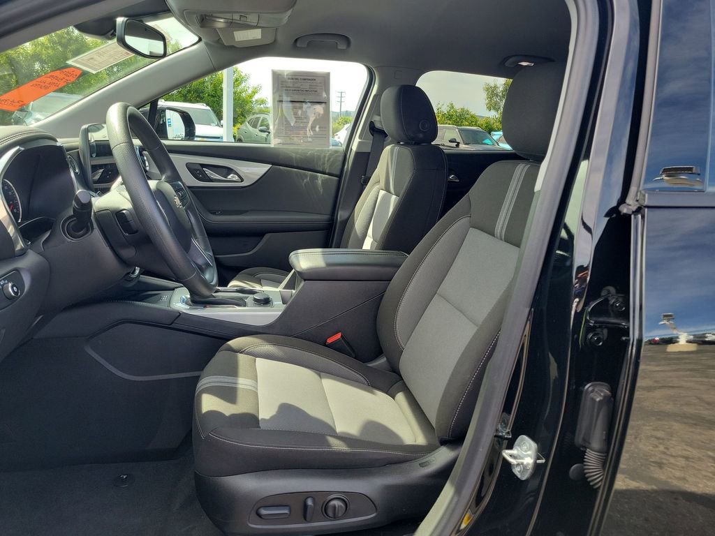 Used 2025 Chevrolet Blazer LT w/ Convenience Package image 18