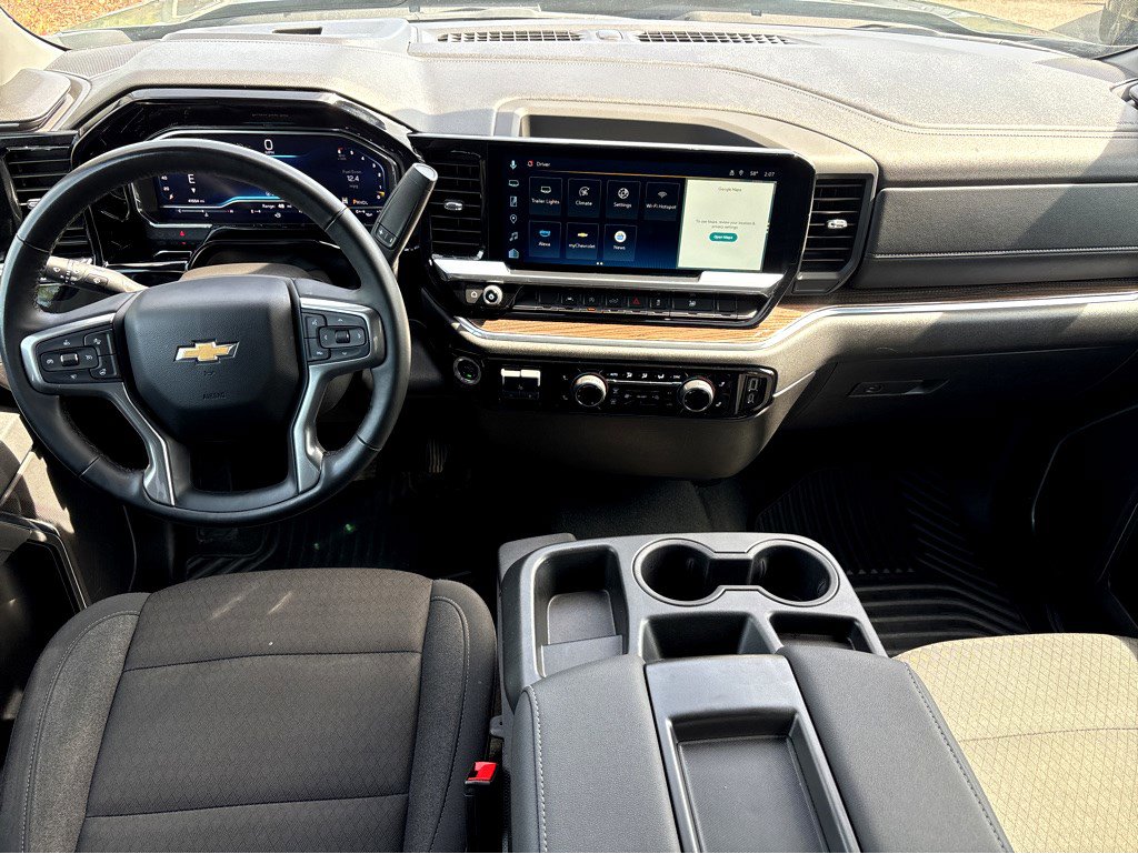 Used 2025 Chevrolet Silverado 1500 LT image 4