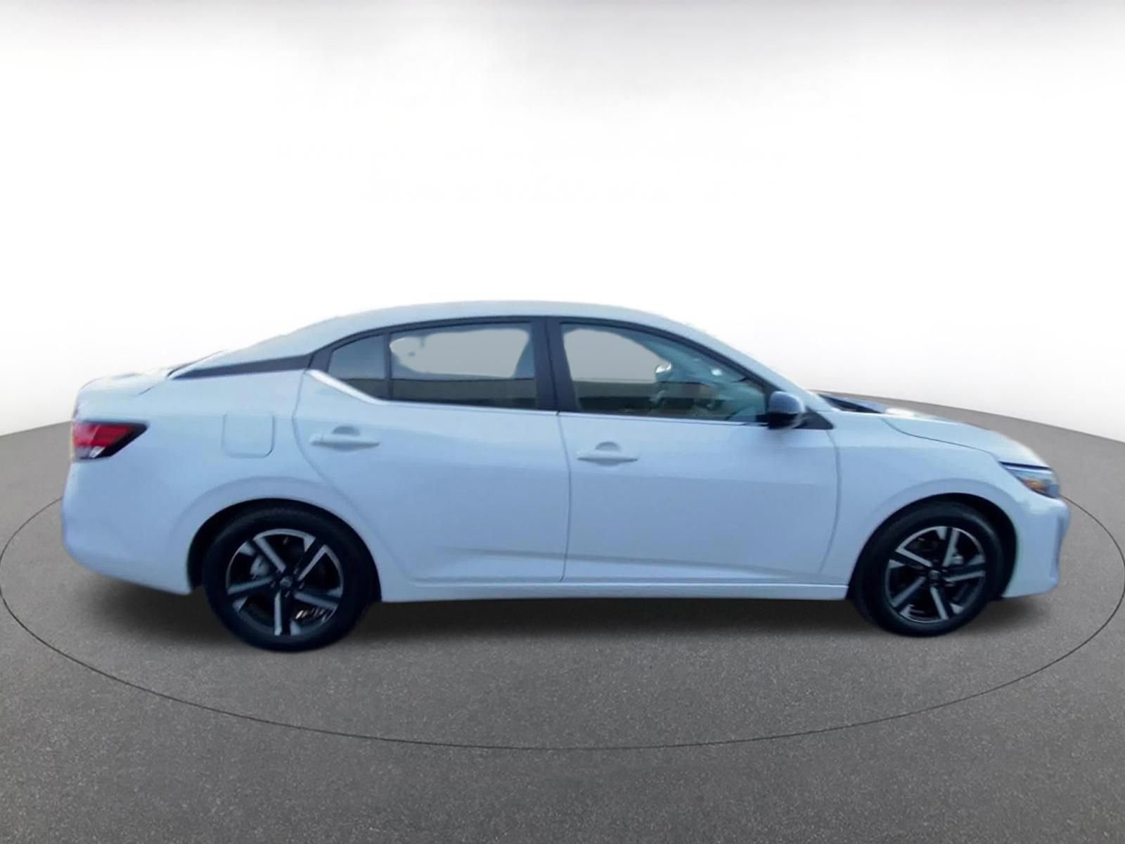 Used 2024 Nissan Sentra SV FWD image 16