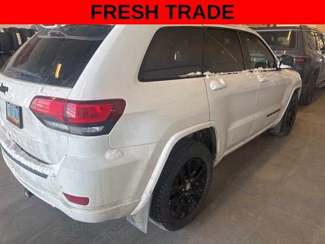 Used 2019 Jeep Grand Cherokee Altitude image 4