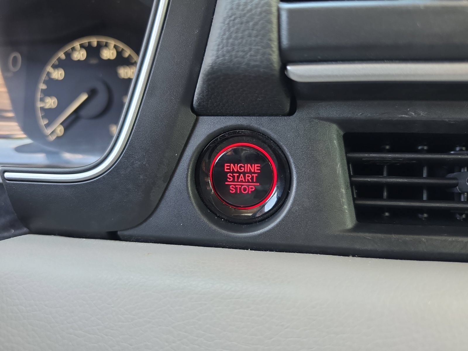 Certified 2025 Honda Pilot EX-L image 26