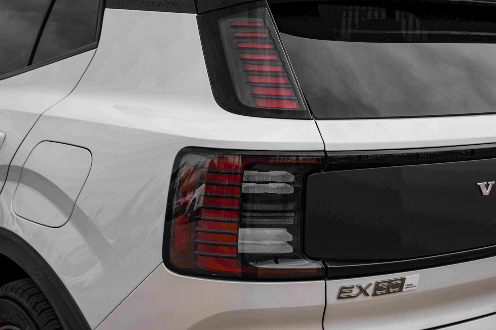 New 2026 Volvo EX30 Cross Country Ultra w/ Protection Package Premier AWD/4WD image 11