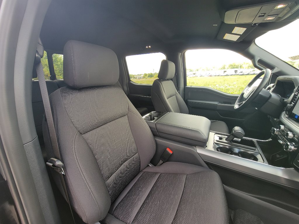 New 2025 Ford F150 XLT image 35