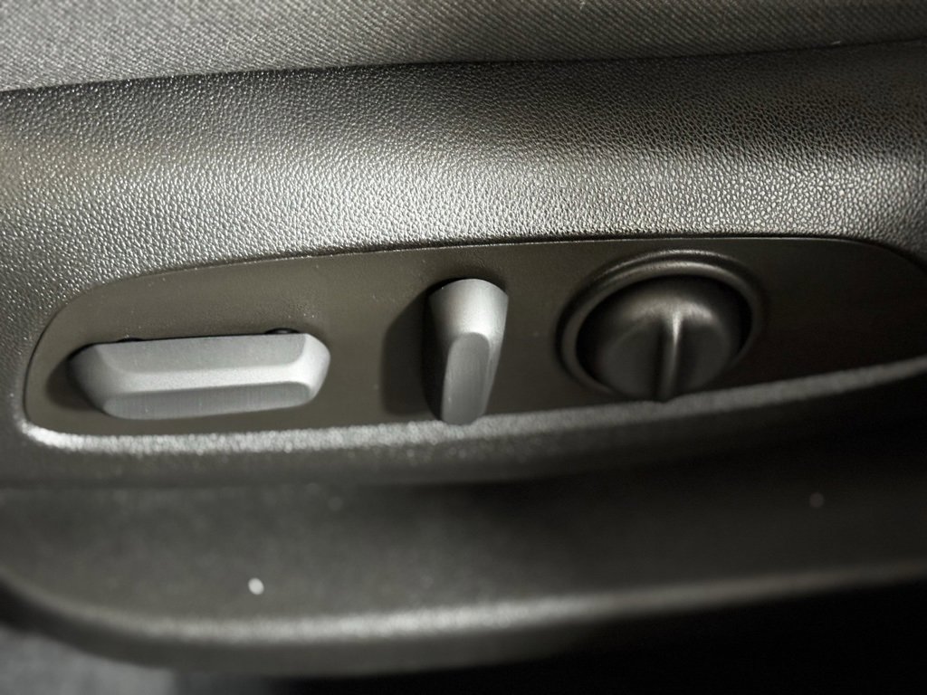 Used 2022 Chevrolet Traverse LT image 15