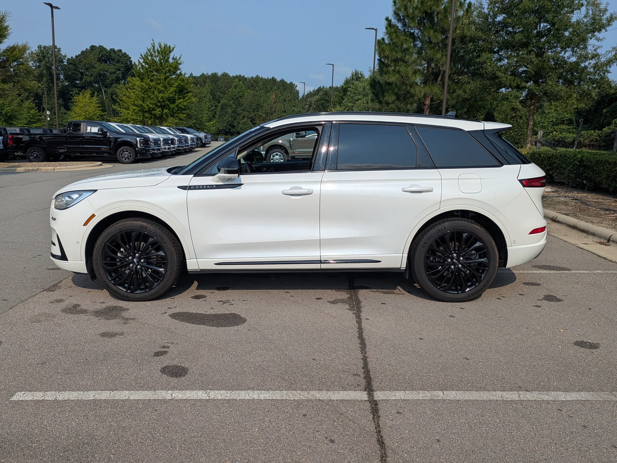 Used 2023 Lincoln Corsair Reserve w/ Equipment Group 202A AWD/4WD image 7