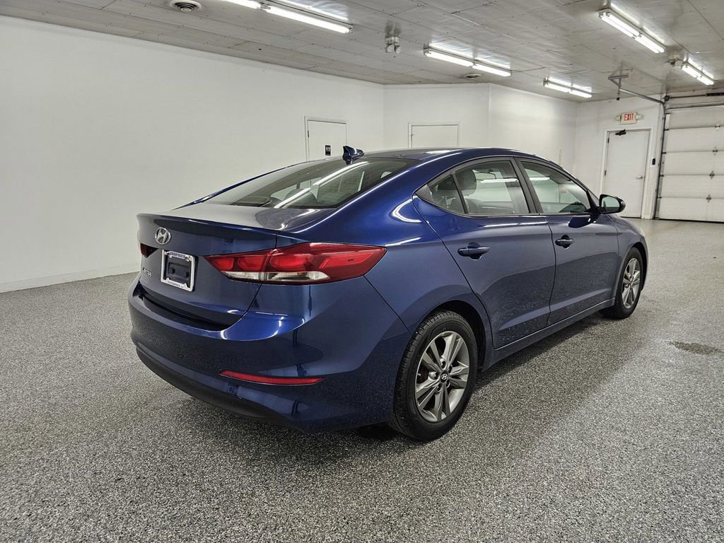 Used 2017 Hyundai Elantra SE FWD image 4