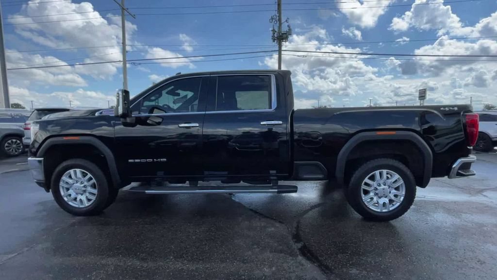 Used 2021 GMC Sierra 2500 SLT w/ SLT Preferred Package AWD/4WD image 5