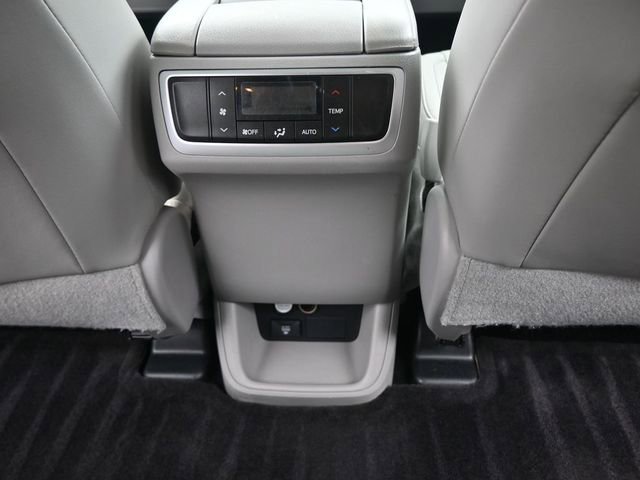 Used 2015 Toyota Highlander XLE image 27