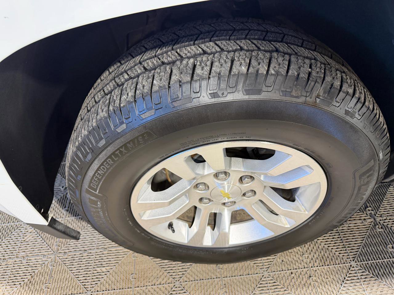 Used 2015 Chevrolet Suburban LT AWD/4WD image 31