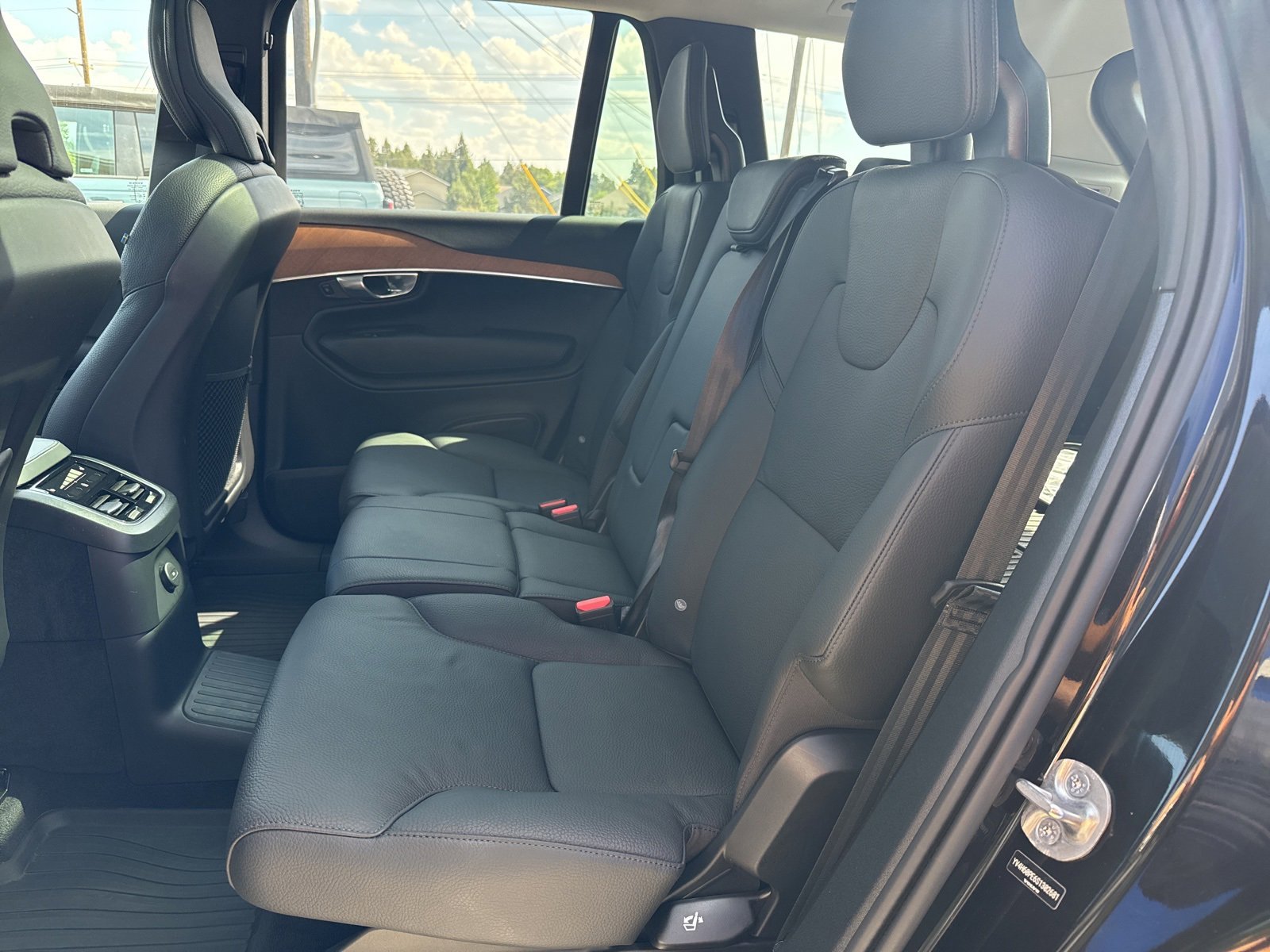 Used 2025 Volvo XC90 T8 Plus w/ Protection Package Premier image 10