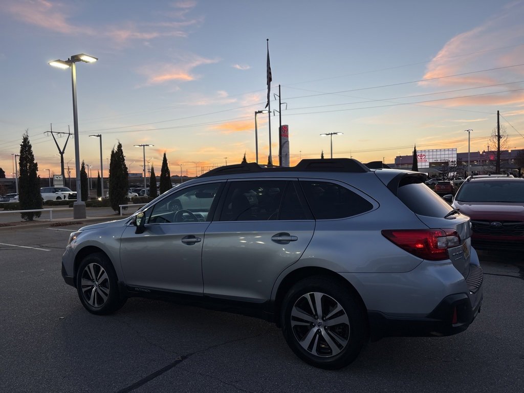 Used 2018 Subaru Outback 2.5i Limited image 6