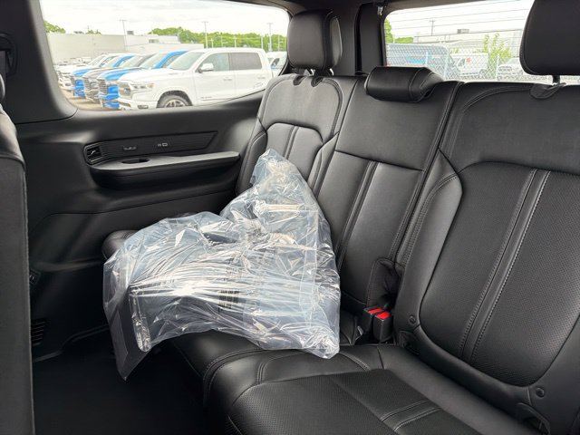 New 2026 Jeep Grand Wagoneer Limited w/ 8-Passenger Seating Package AWD/4WD image 9