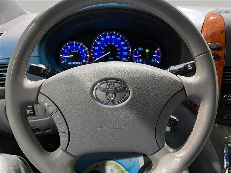 Used 2009 Toyota Sienna FWD image 11