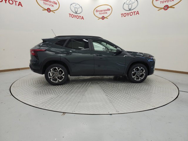 Used 2025 Chevrolet Trax LT w/ Driver Confidence Package FWD image 3