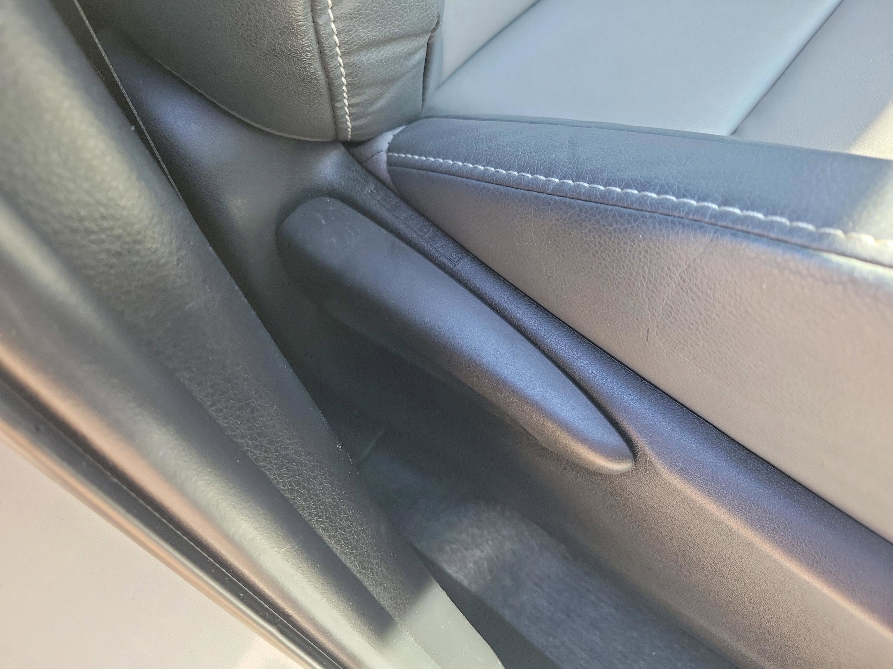 Used 2015 Toyota RAV4 Limited w/ Technology Package image 20