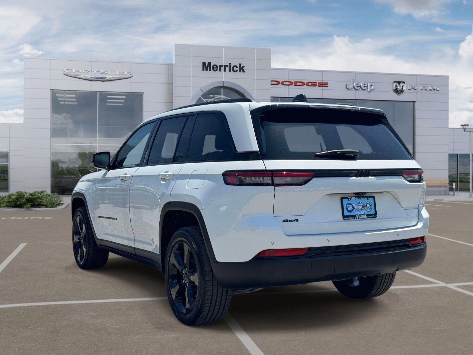 Certified 2024 Jeep Grand Cherokee Altitude AWD/4WD image 8