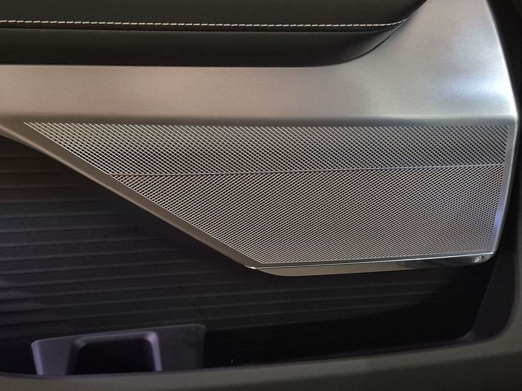 Certified 2026 Cadillac Vistiq Premium Luxury w/ LPO, Floor Liner Package AWD/4WD image 24