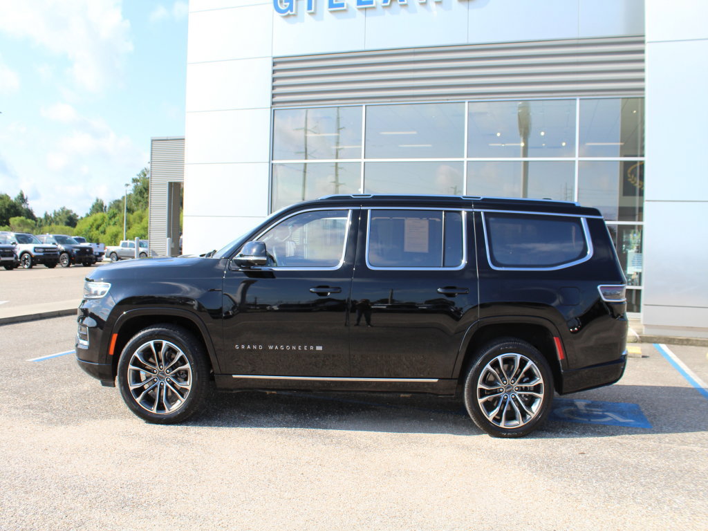 Used 2023 Jeep Grand Wagoneer Series III w/ Rear Seat Video Group 1 AWD/4WD image 16