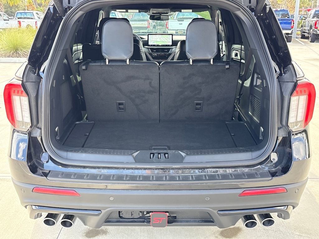 Used 2025 Ford Explorer ST image 32