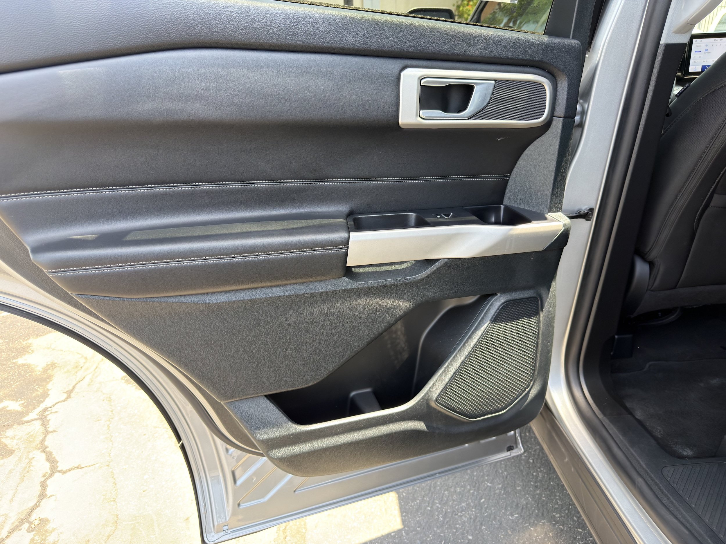 Used 2023 Ford Explorer XLT RWD image 19
