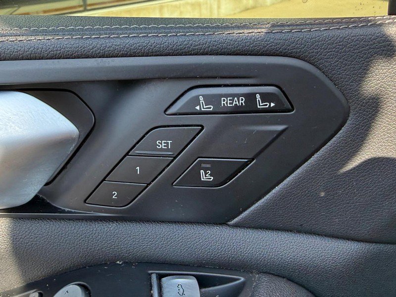 Used 2020 BMW X7 xDrive40i w/ Cold Weather Package AWD/4WD image 19