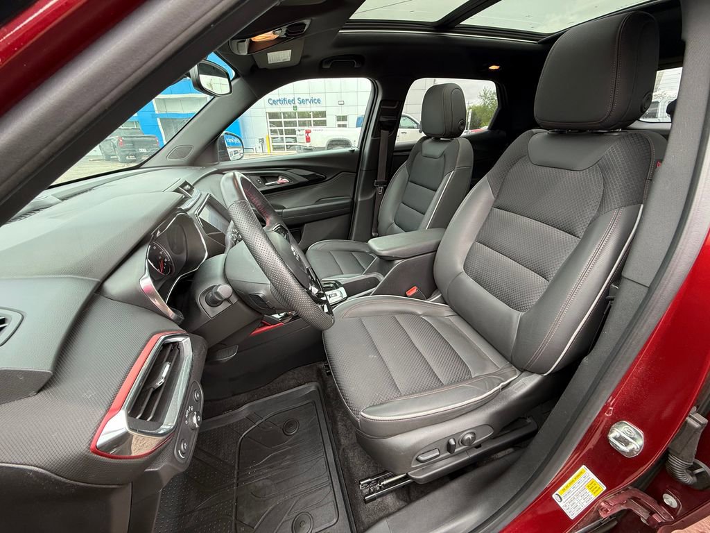 Certified 2023 Chevrolet TrailBlazer RS w/ Sun and Liftgate Package AWD/4WD image 17