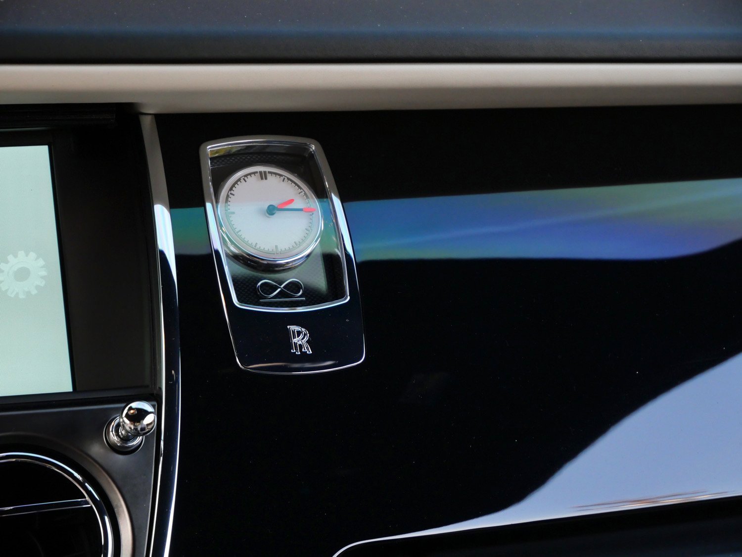 Used 2017 Rolls-Royce Wraith image 14