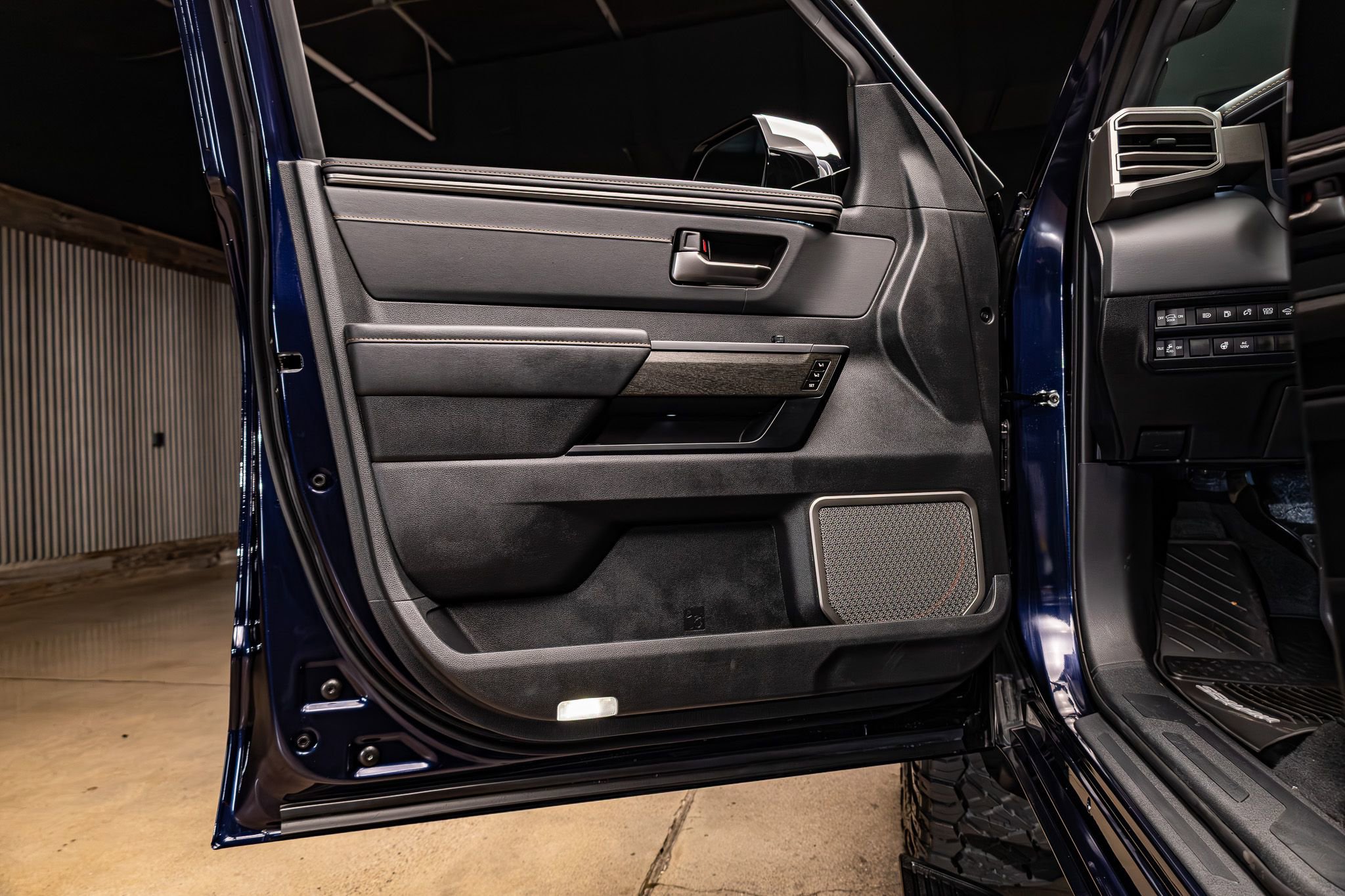 Used 2026 Toyota Sequoia Capstone image 30