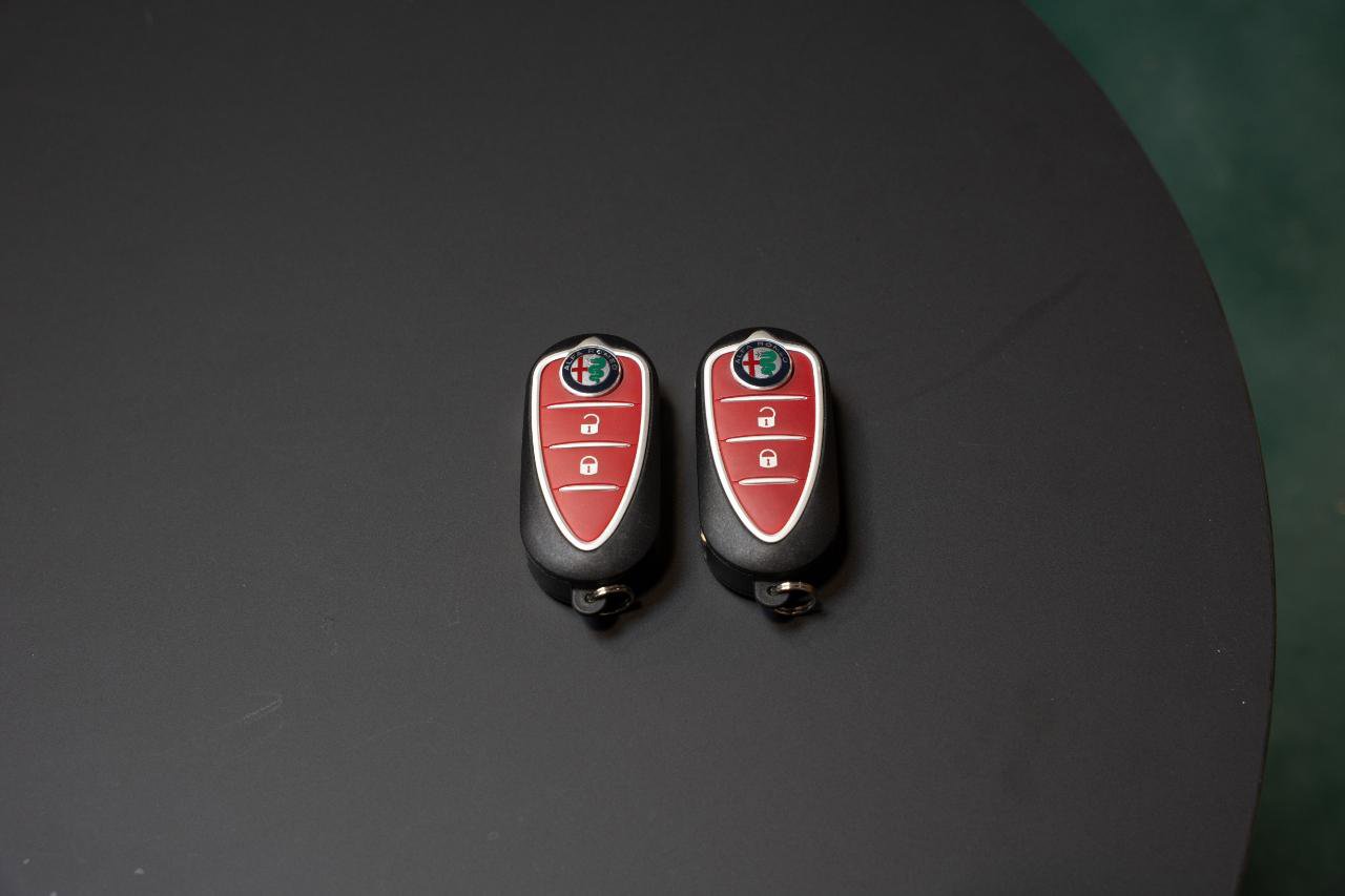 Used 2018 Alfa Romeo 4C Spider RWD image 79