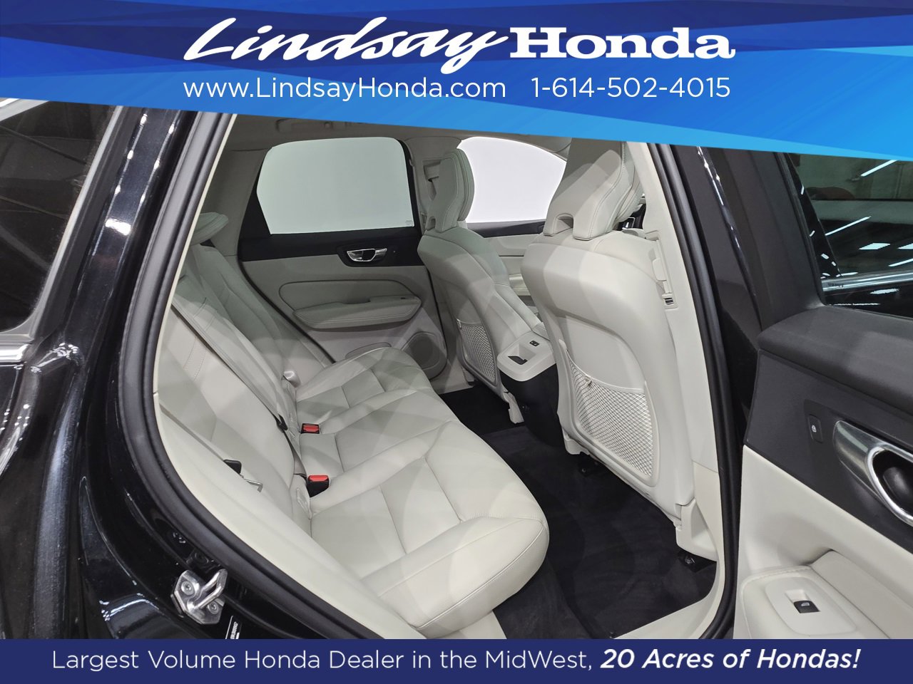 Used 2022 Volvo XC60 B5 Momentum w/ Climate Package image 9