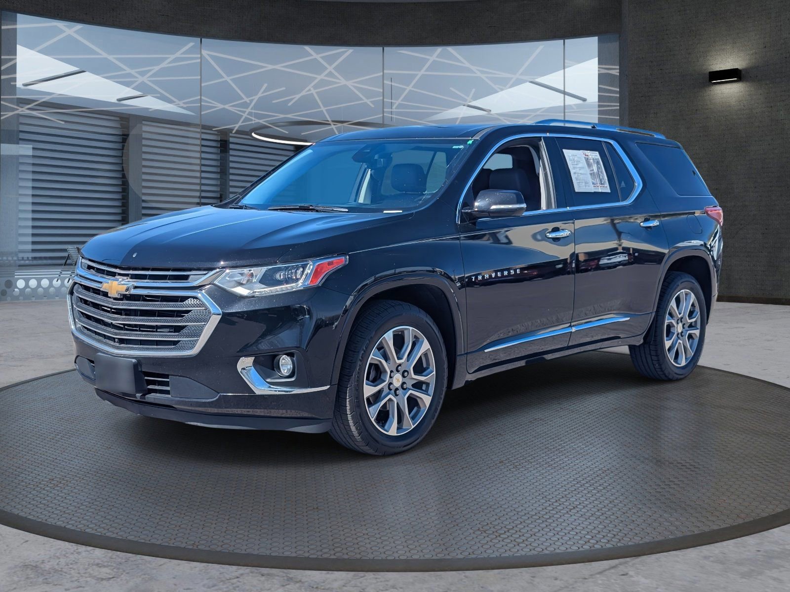 Used 2019 Chevrolet Traverse Premier w/ Driver Confidence II Package image 2