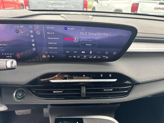 Used 2025 Buick Enclave Preferred AWD/4WD image 12