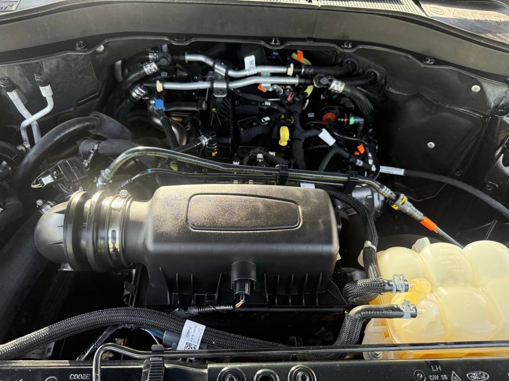 Used 2023 Ford Explorer XLT RWD image 33