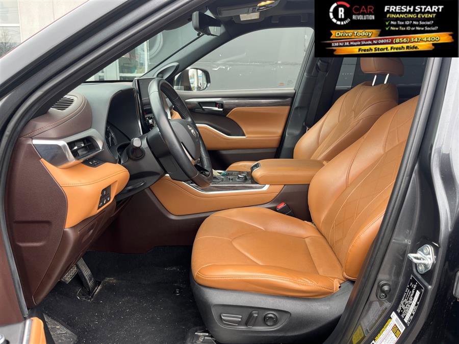 Used 2020 Toyota Highlander Platinum image 15