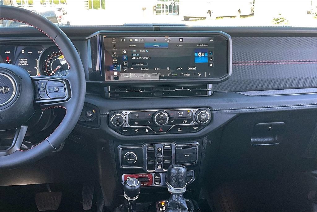 Used 2024 Jeep Wrangler Unlimited Rubicon AWD/4WD image 6